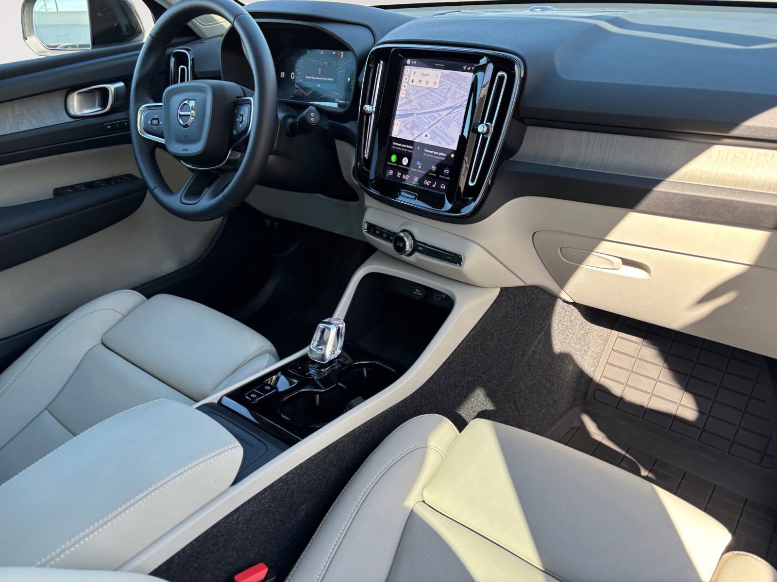 New 2026 Volvo XC40 B5 Plus w/ Protection Package Premier image 10