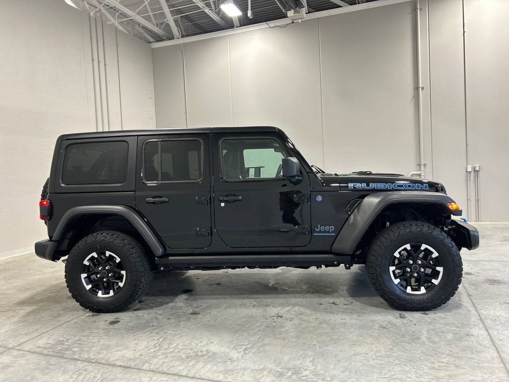 Certified 2025 Jeep Wrangler Unlimited Rubicon 4xe w/ Convenience Group AWD/4WD image 5