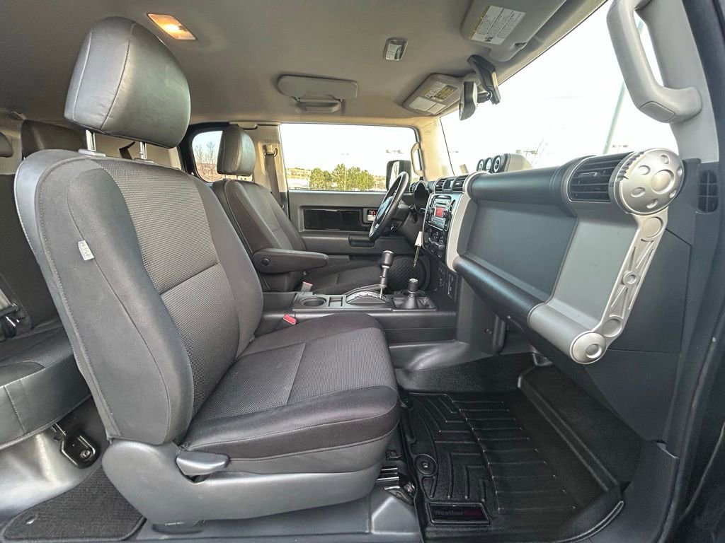 Used 2014 Toyota FJ Cruiser 4WD w/ Upgrade Package image 33