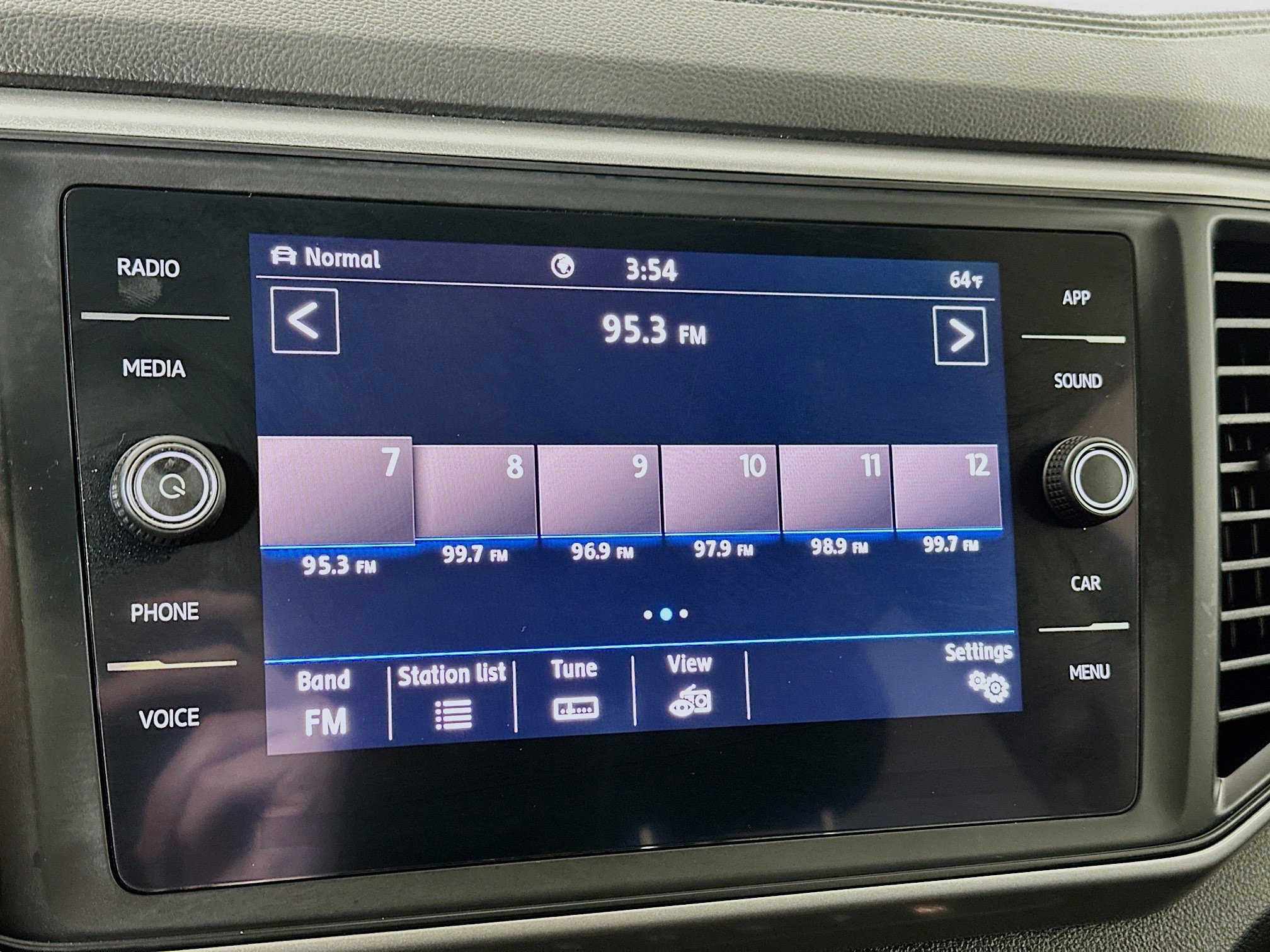 Used 2021 Volkswagen Atlas SE w/ Panoramic Sunroof Package image 14