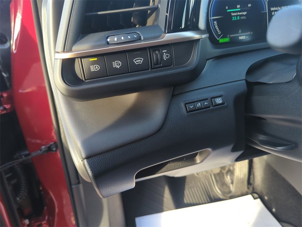 Used 2025 Toyota Crown Signia image 14