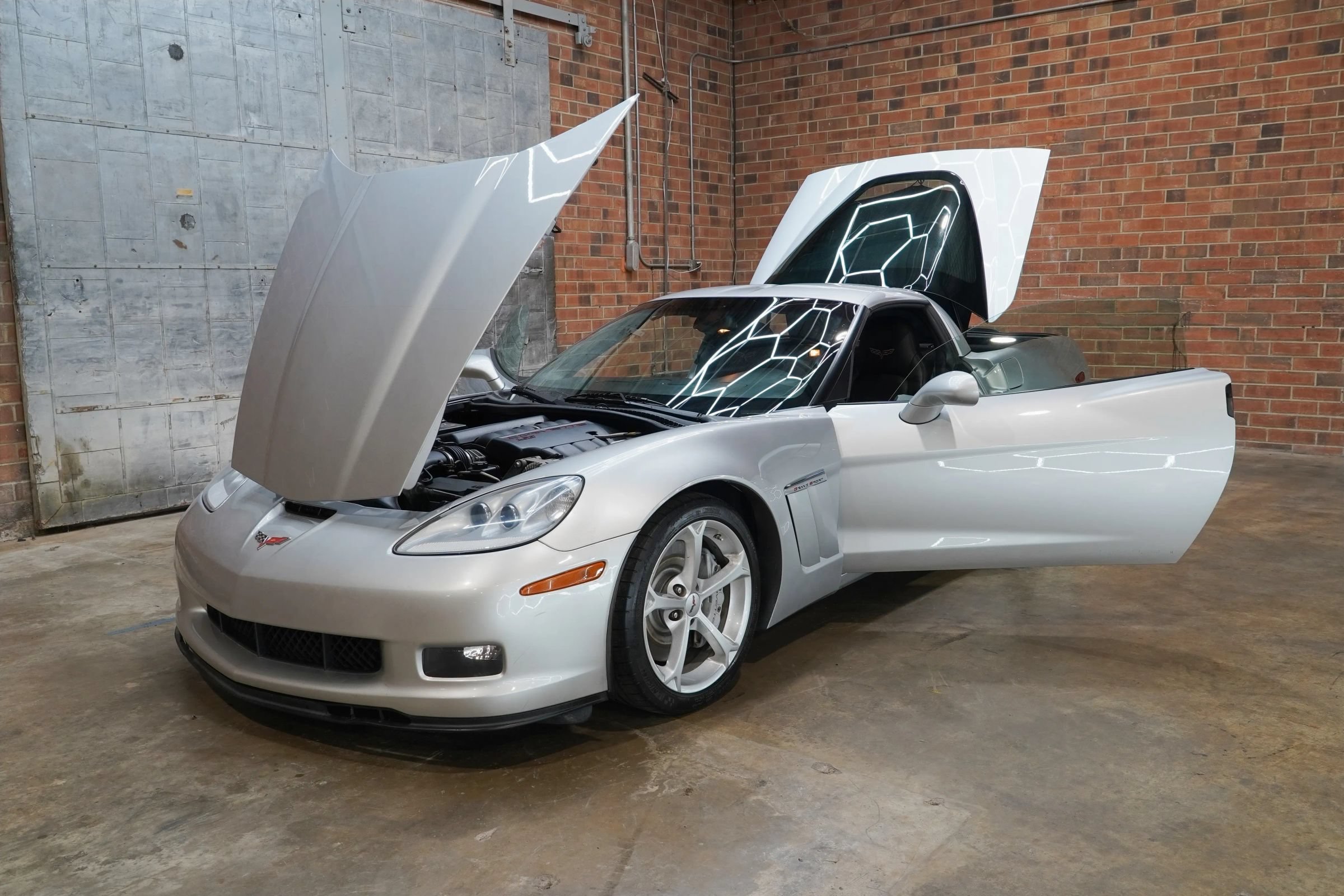 Used 2010 Chevrolet Corvette Grand Sport w/ Preferred Equipment Group RWD image 26