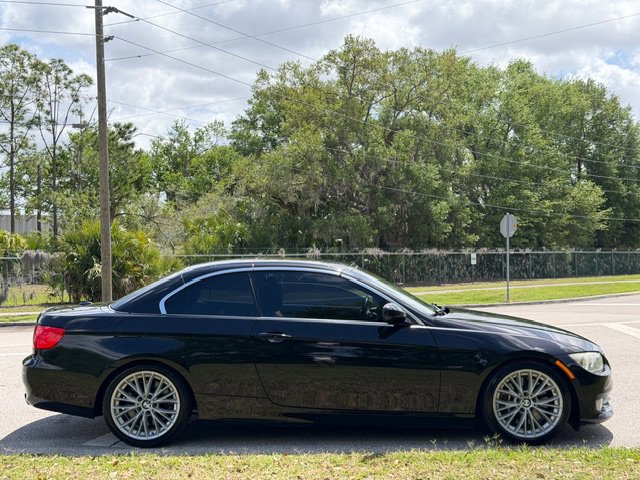 Used 2011 BMW 335i Convertible image 6