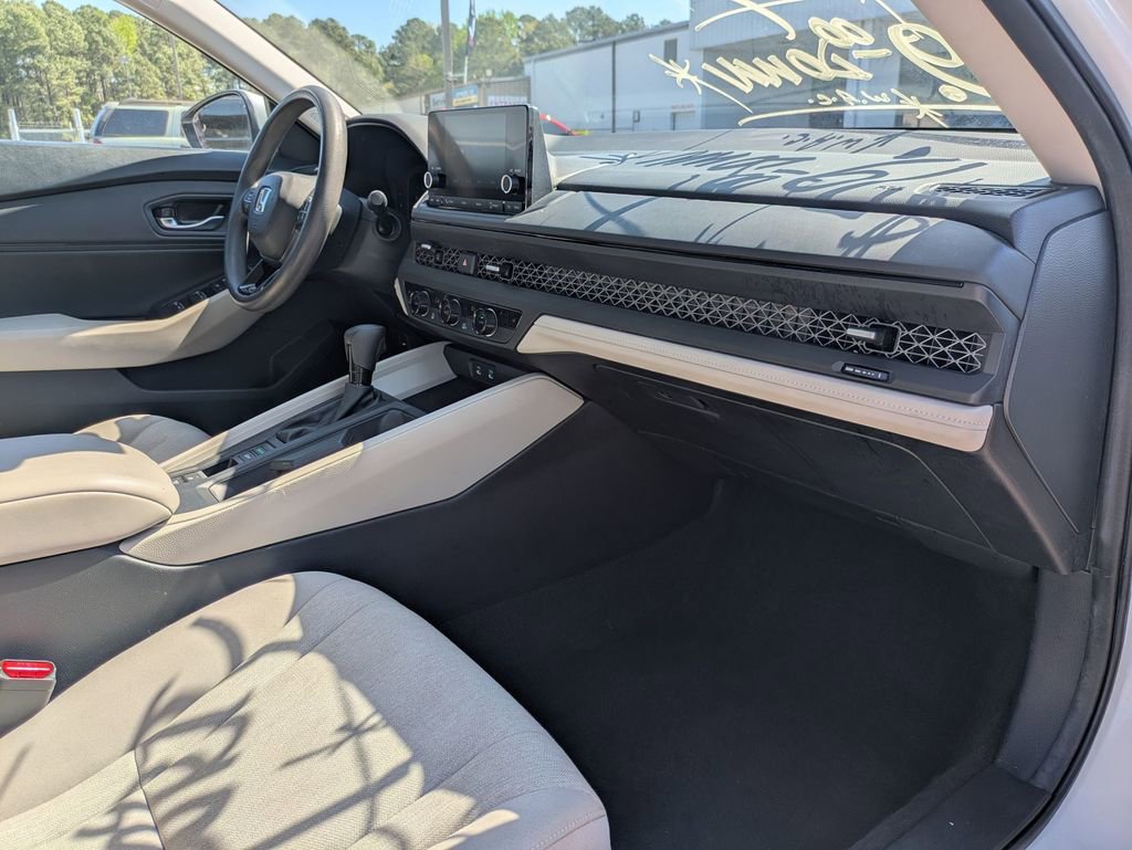 Used 2024 Honda Accord EX image 36