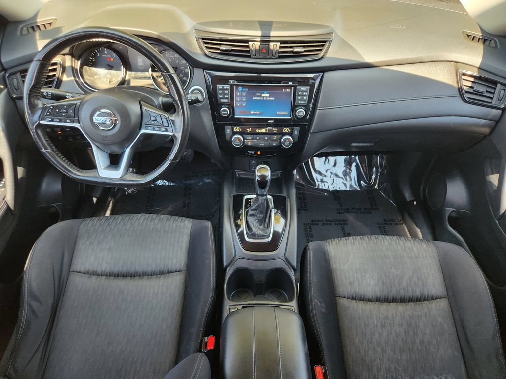 Used 2017 Nissan Rogue SV w/ SV Premium Package AWD/4WD image 16