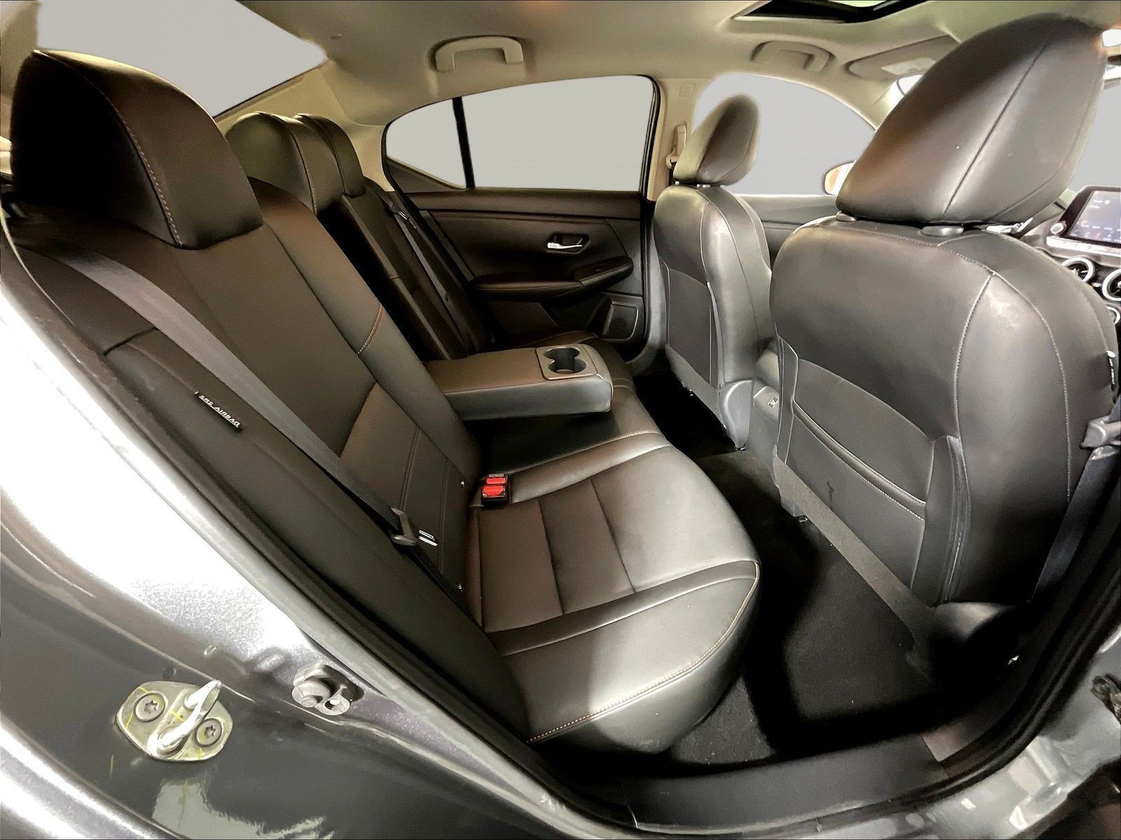 Used 2021 Nissan Sentra SR w/ SR Premium Package FWD image 25