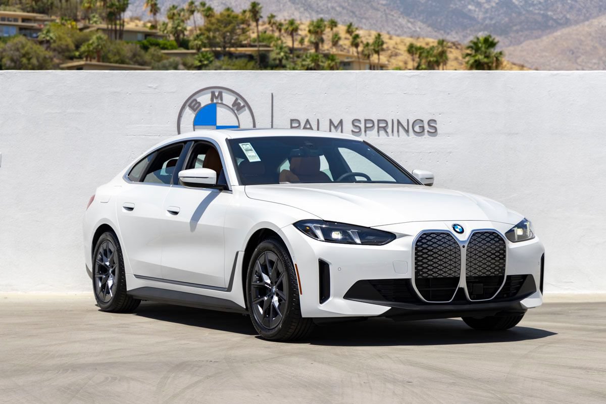 New 2026 BMW i4 eDrive40 w/ Premium Package RWD image 2