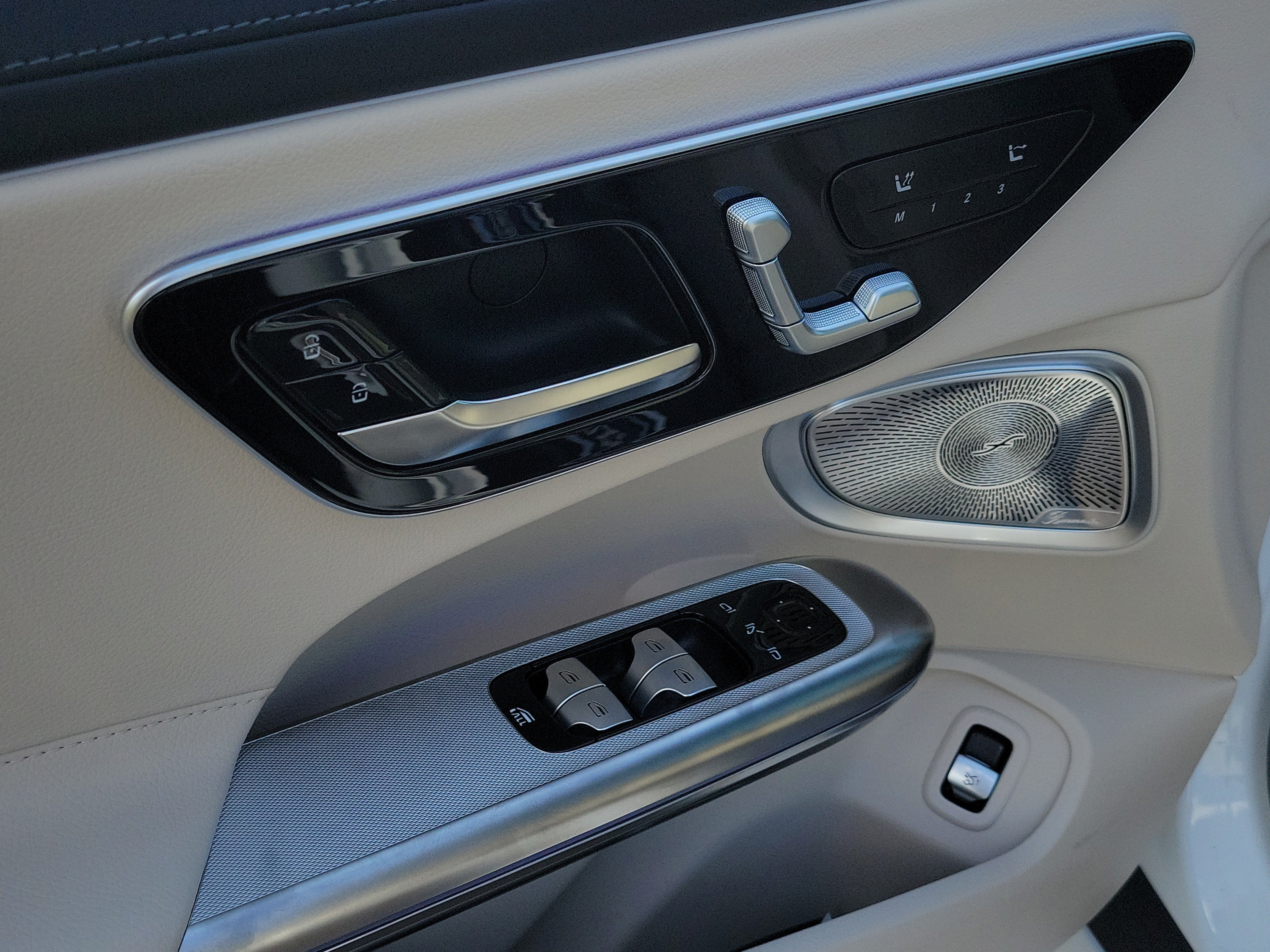 Used 2026 Mercedes-Benz CLE 450 4MATIC Cabriolet image 9