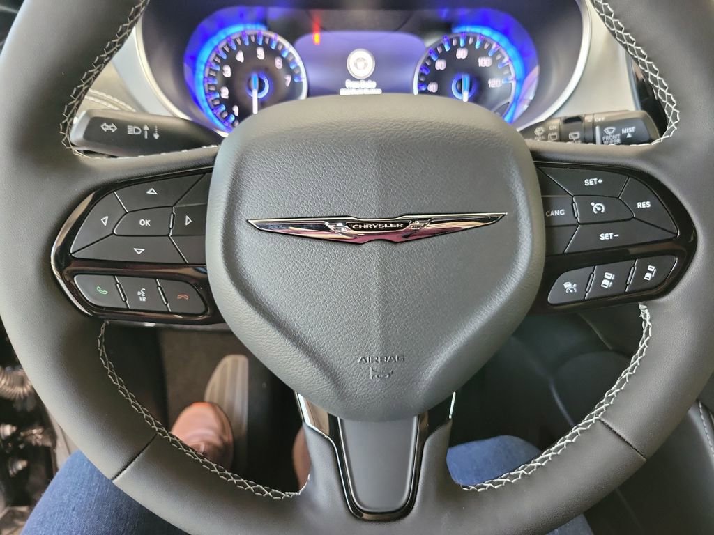 New 2026 Chrysler Pacifica Limited w/ S Appearance Package image 15