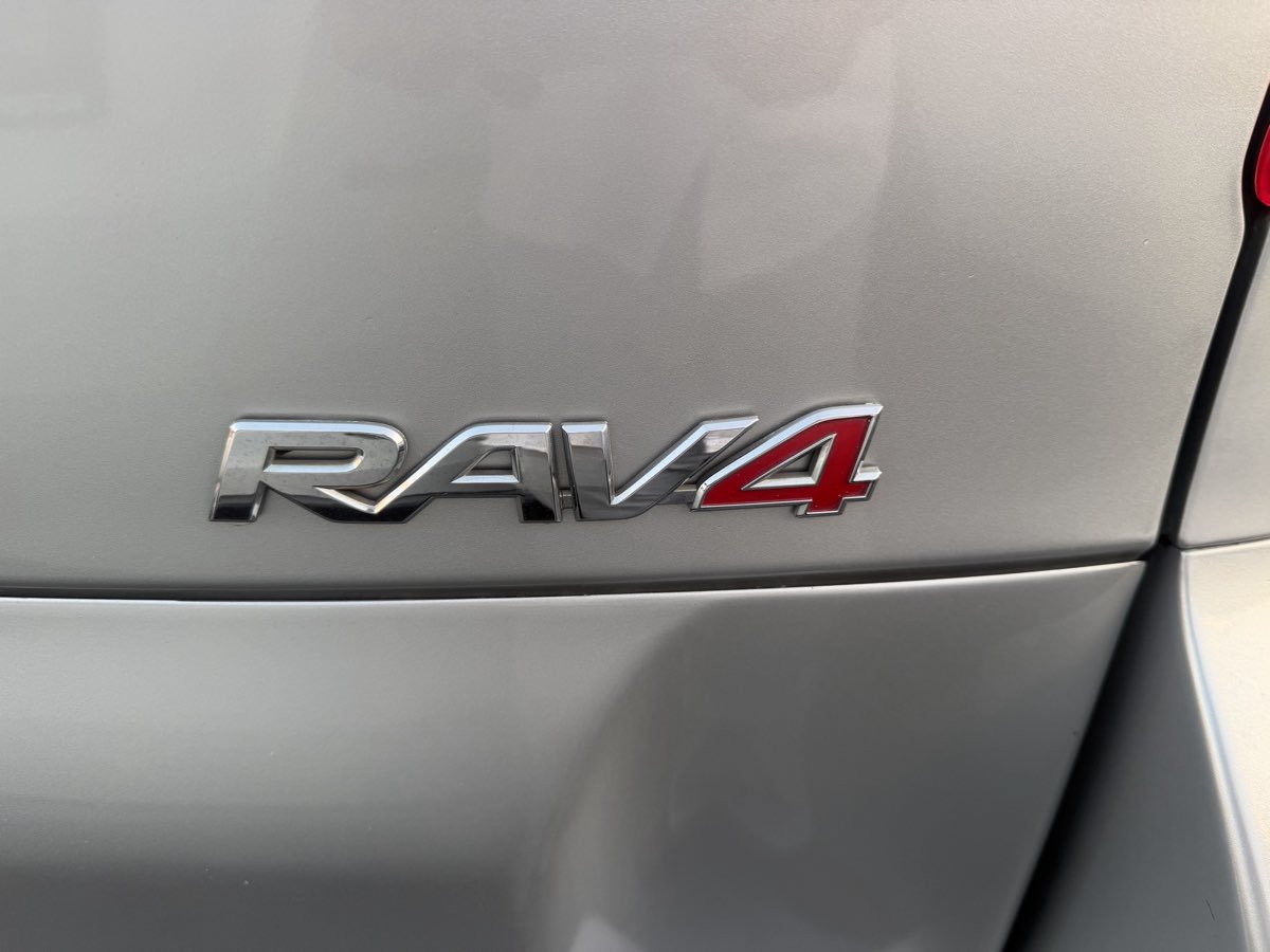 Used 2012 Toyota RAV4 Sport w/ Appearance Pkg FWD image 5