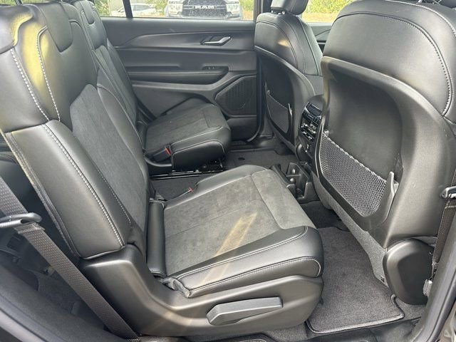 New 2025 Jeep Grand Cherokee L Altitude image 15