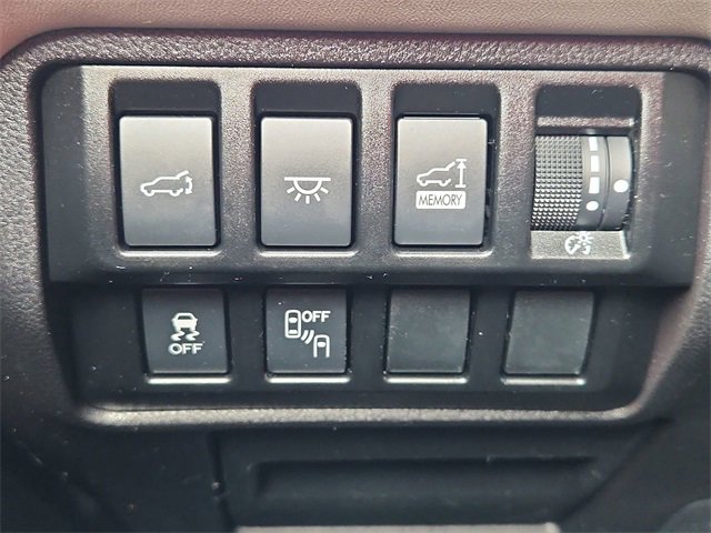 Used 2021 Subaru Ascent Limited w/ Technology Package image 18