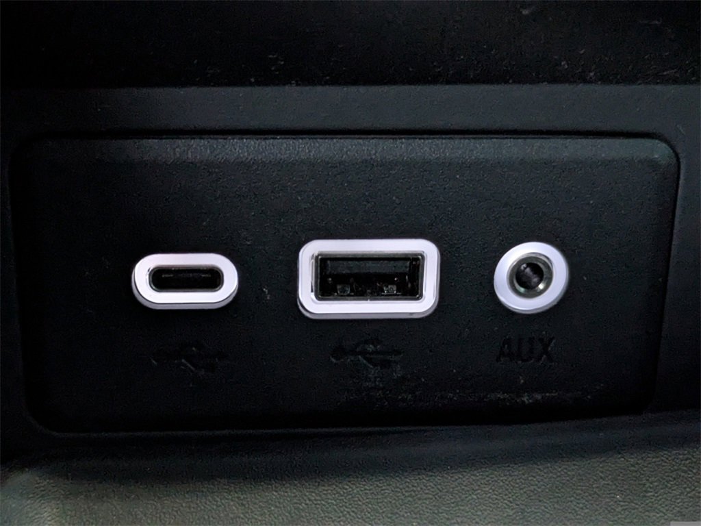 Used 2023 GMC Terrain SLE w/ Driver Convenience Package image 21