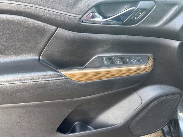 Used 2019 GMC Acadia SLE AWD/4WD image 13