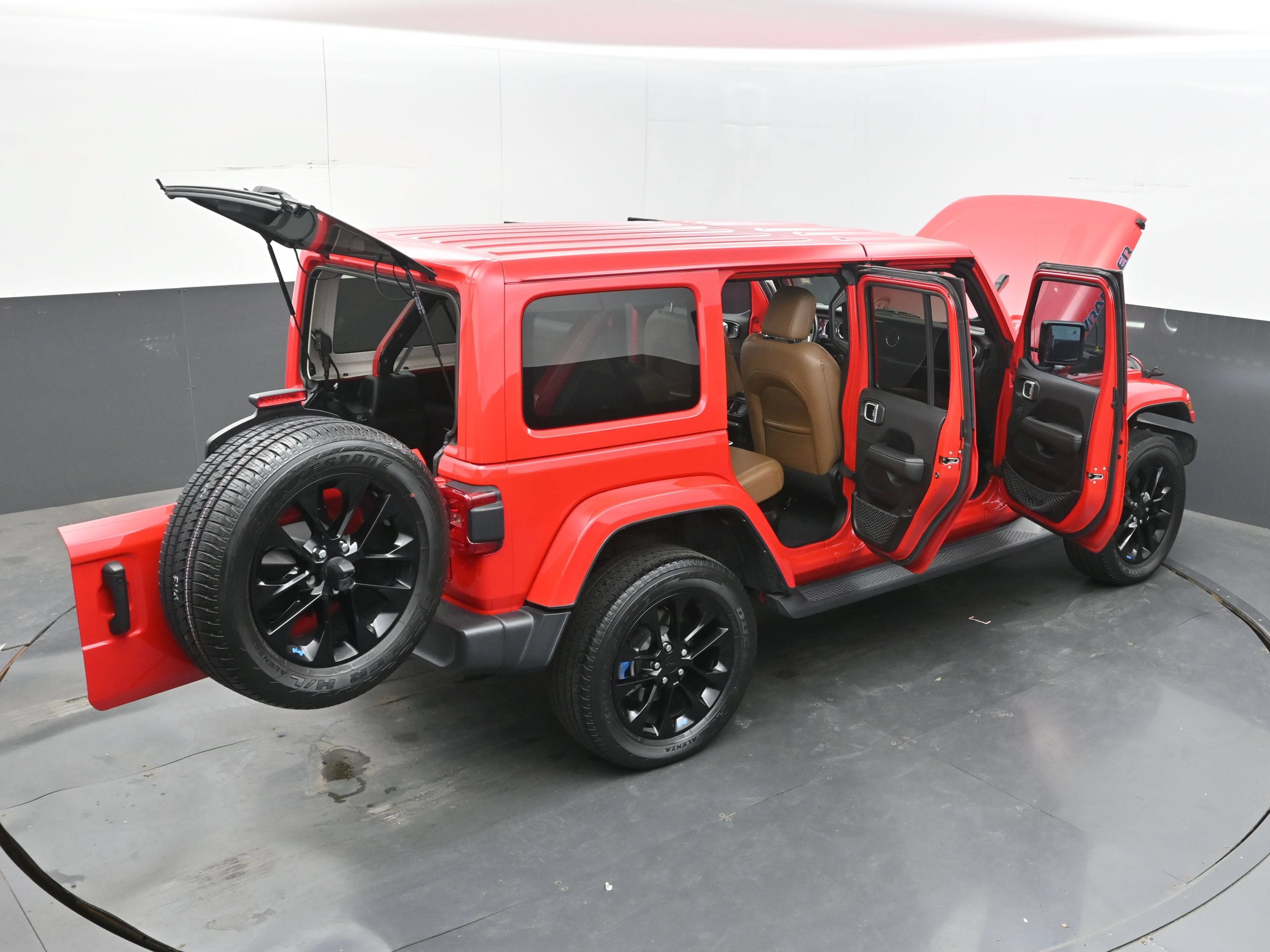 Used 2022 Jeep Wrangler Unlimited Sahara w/ Cold Weather Group AWD/4WD image 46