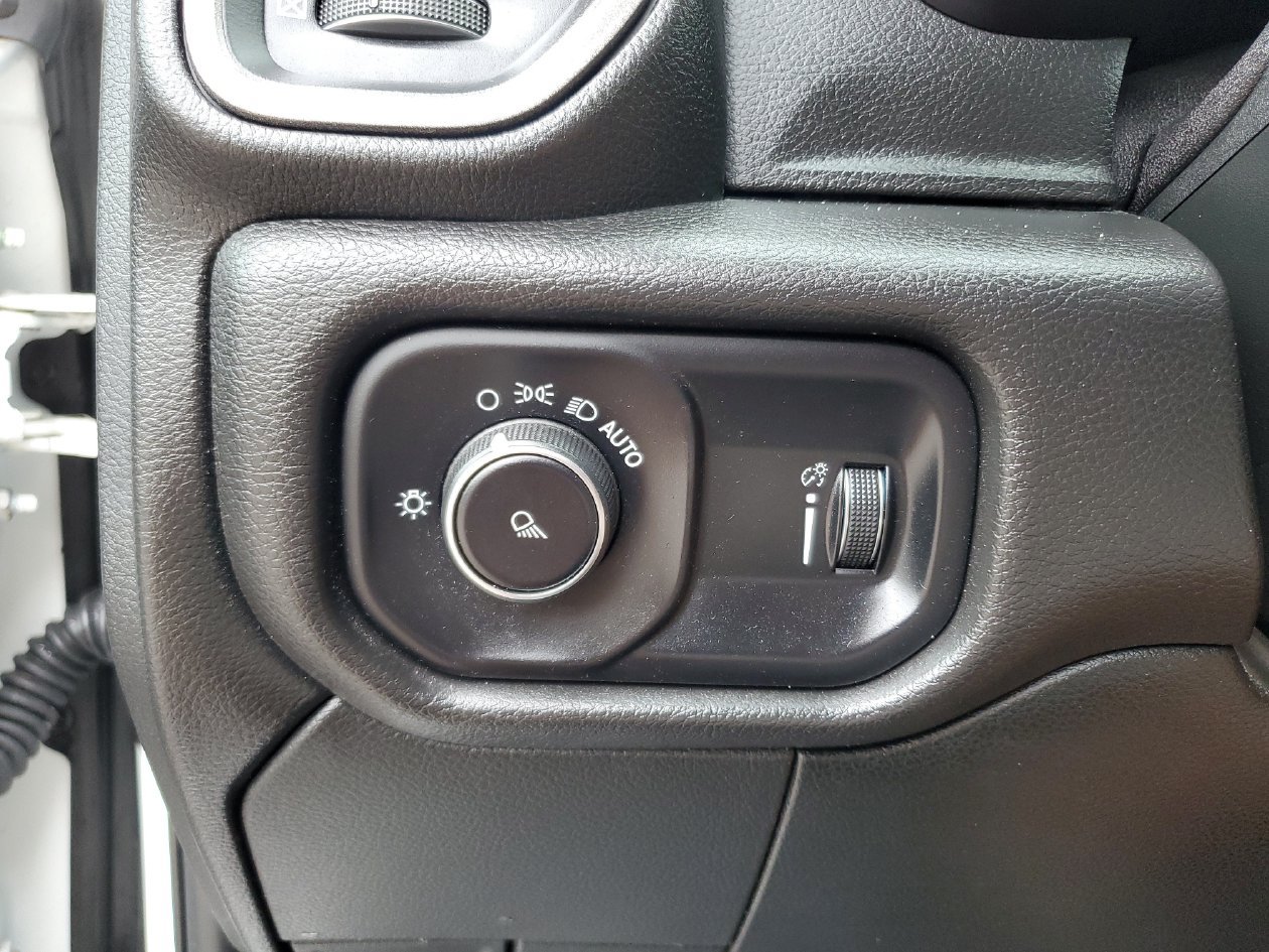 Used 2023 RAM 2500 Tradesman w/ Chrome Appearance Group AWD/4WD image 29
