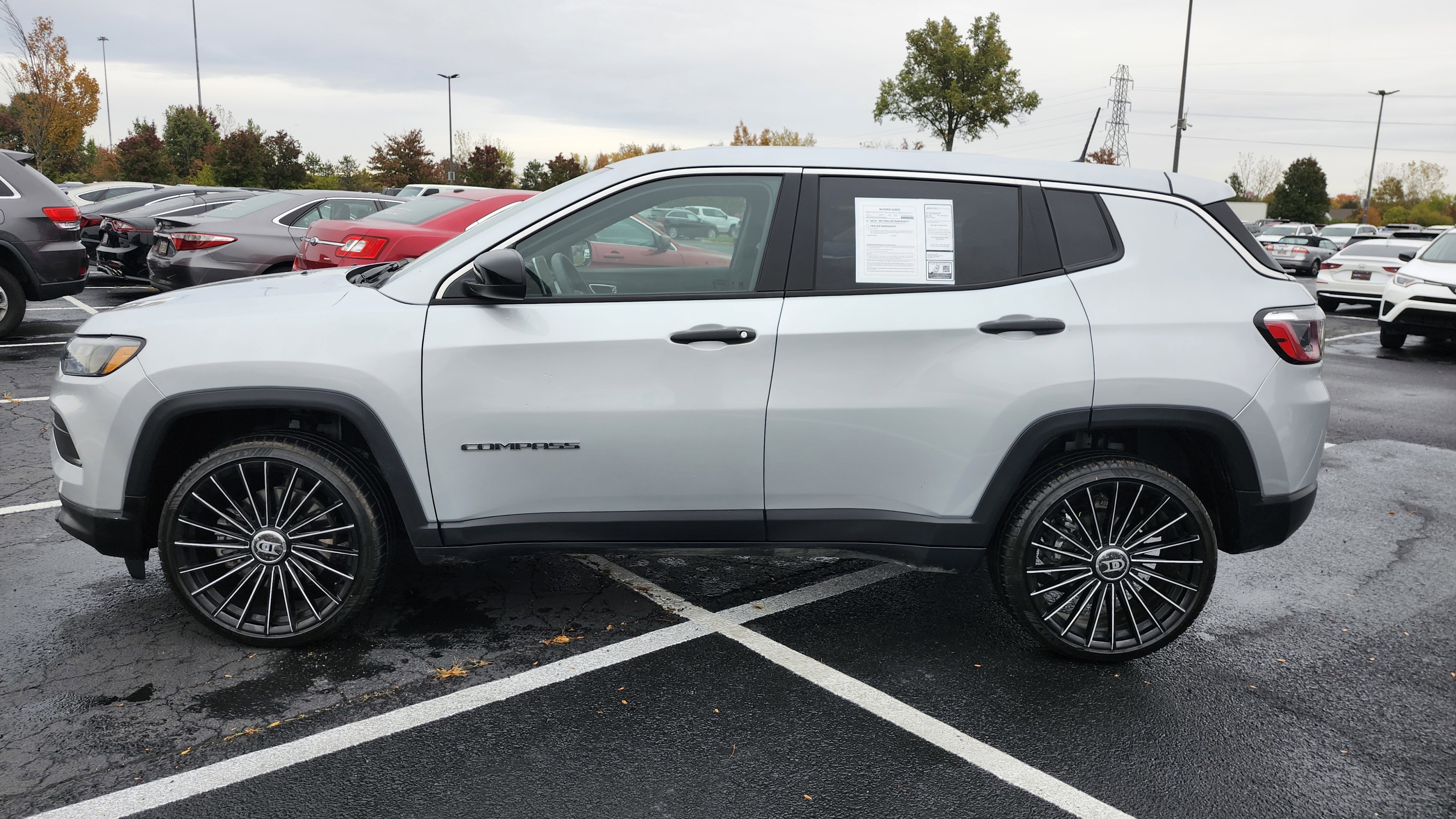 Used 2025 Jeep Compass Sport image 7