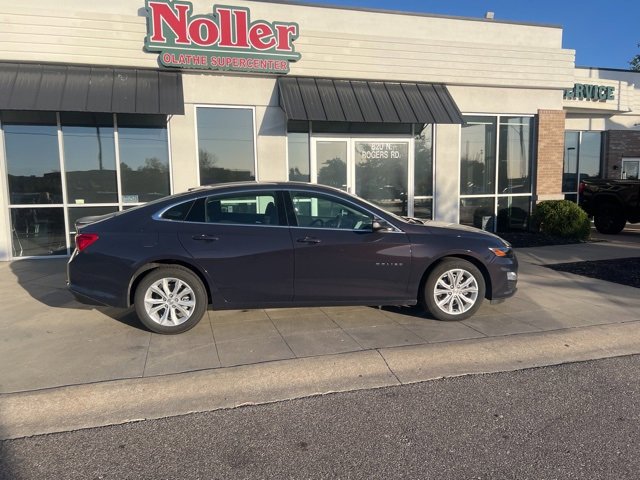 Used 2025 Chevrolet Malibu LT image 2