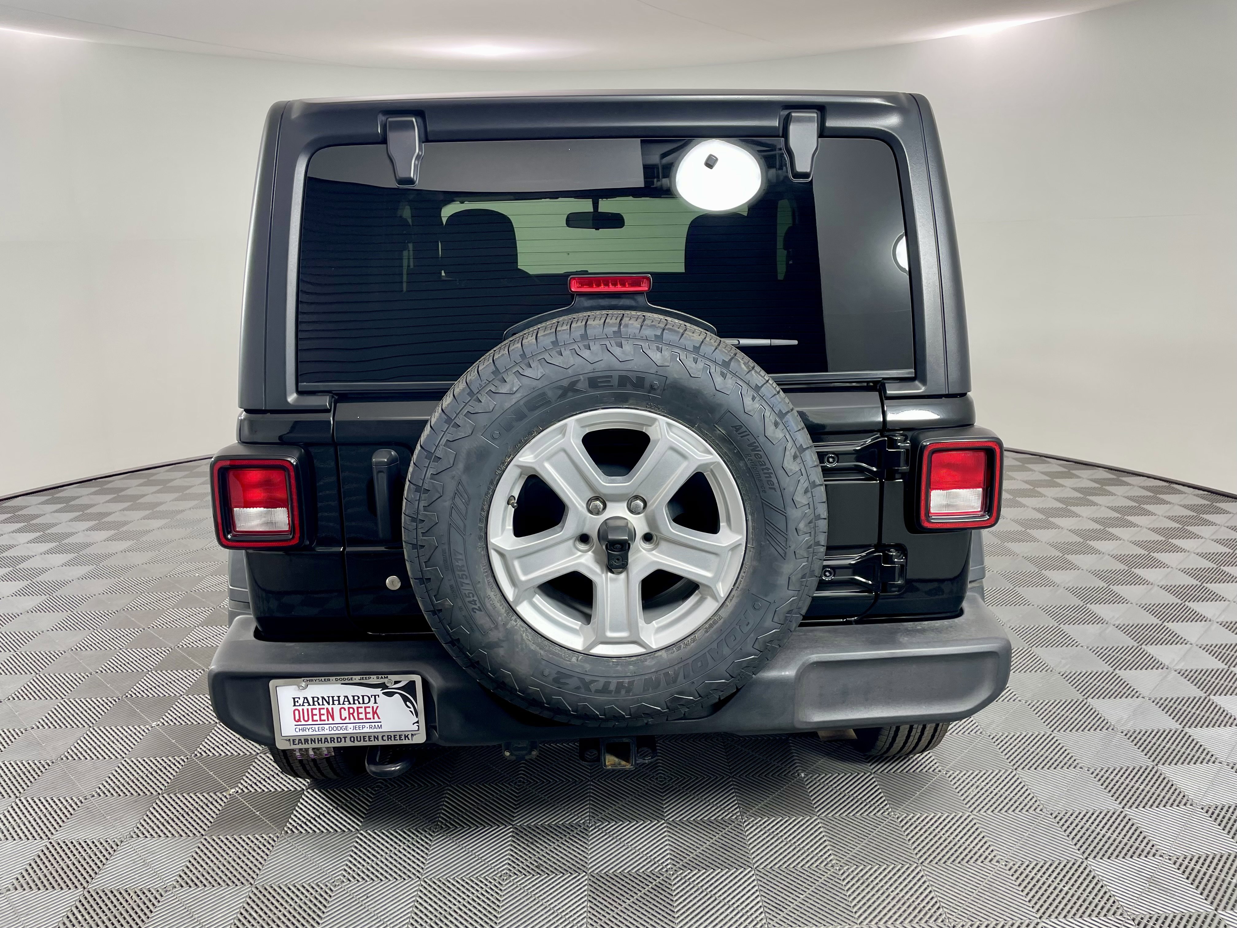 Used 2020 Jeep Wrangler Sport S image 4