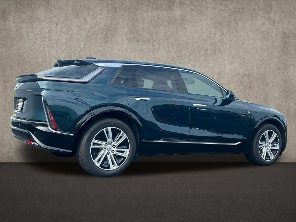 Used 2024 Cadillac Lyriq Tech AWD/4WD image 4