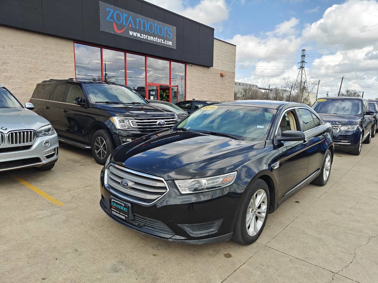 Used 2016 Ford Taurus SE