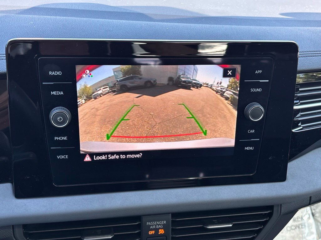 Used 2026 Volkswagen Jetta SE FWD image 25