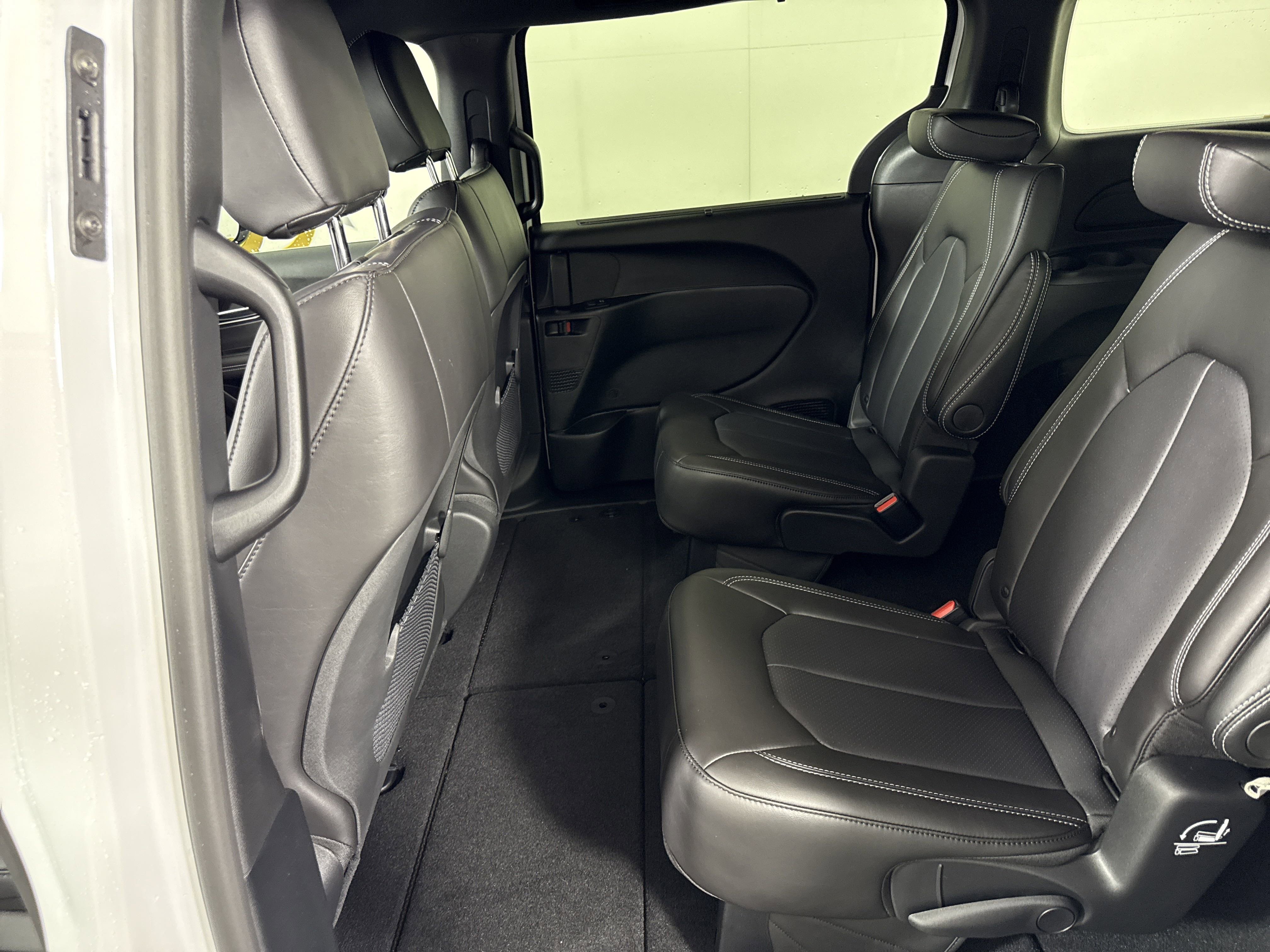 New 2026 Chrysler Voyager LX image 11