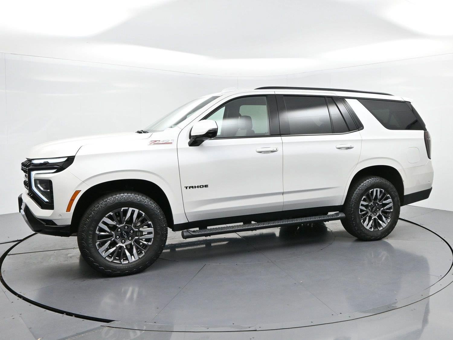 Used 2025 Chevrolet Tahoe Z71 w/ Z71 Off-Road Package AWD/4WD image 4