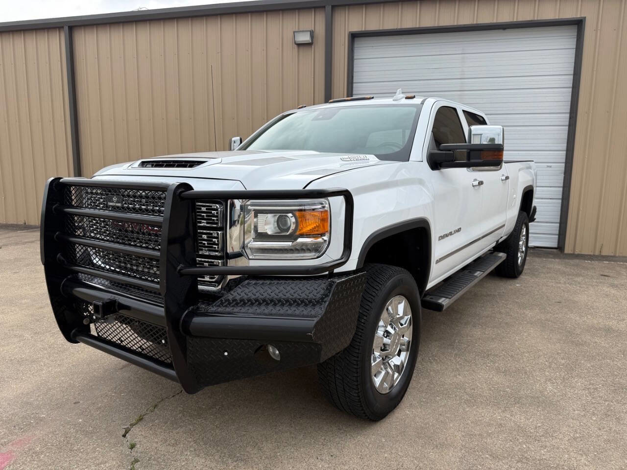Used 2019 GMC Sierra 2500 Denali w/ Duramax Plus Package AWD/4WD image 2