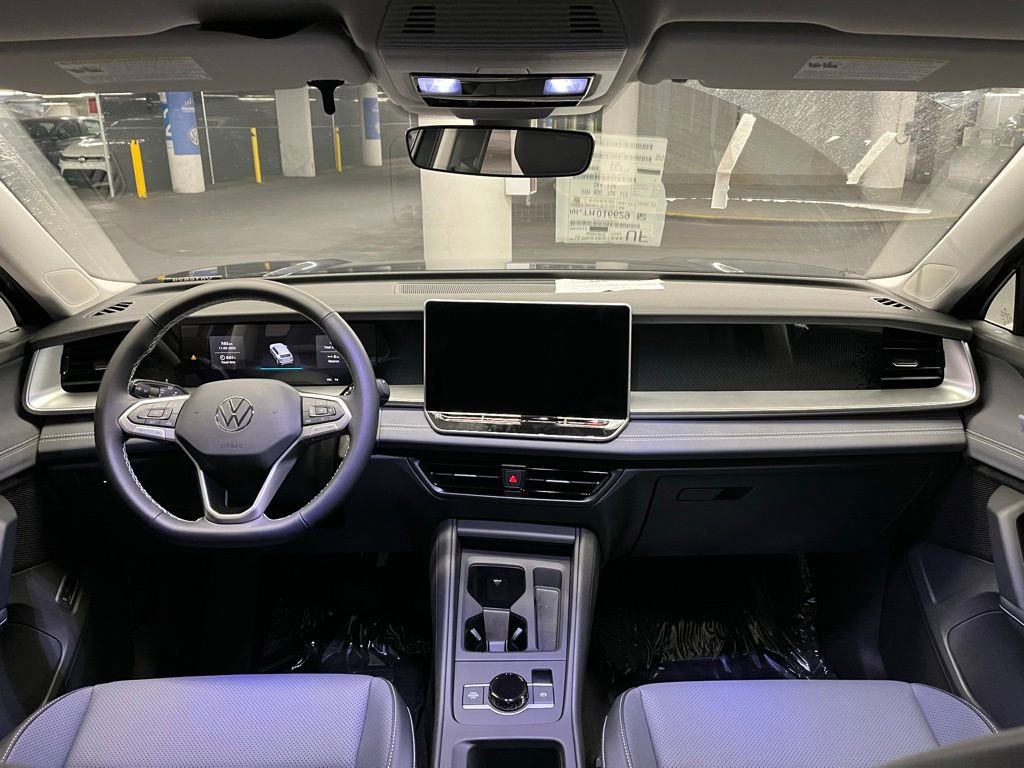 New 2025 Volkswagen Tiguan SE image 7