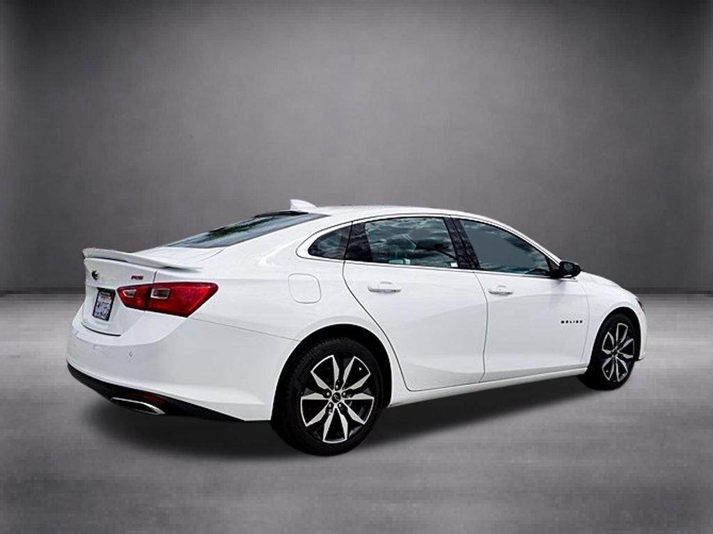 Used 2025 Chevrolet Malibu RS FWD image 4