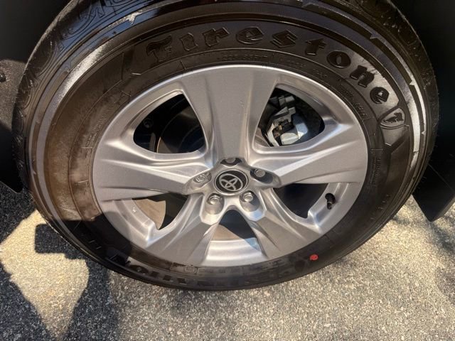 Used 2025 Toyota RAV4 XLE image 25