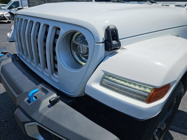 Used 2022 Jeep Wrangler Unlimited Sahara w/ Cold Weather Group AWD/4WD image 33