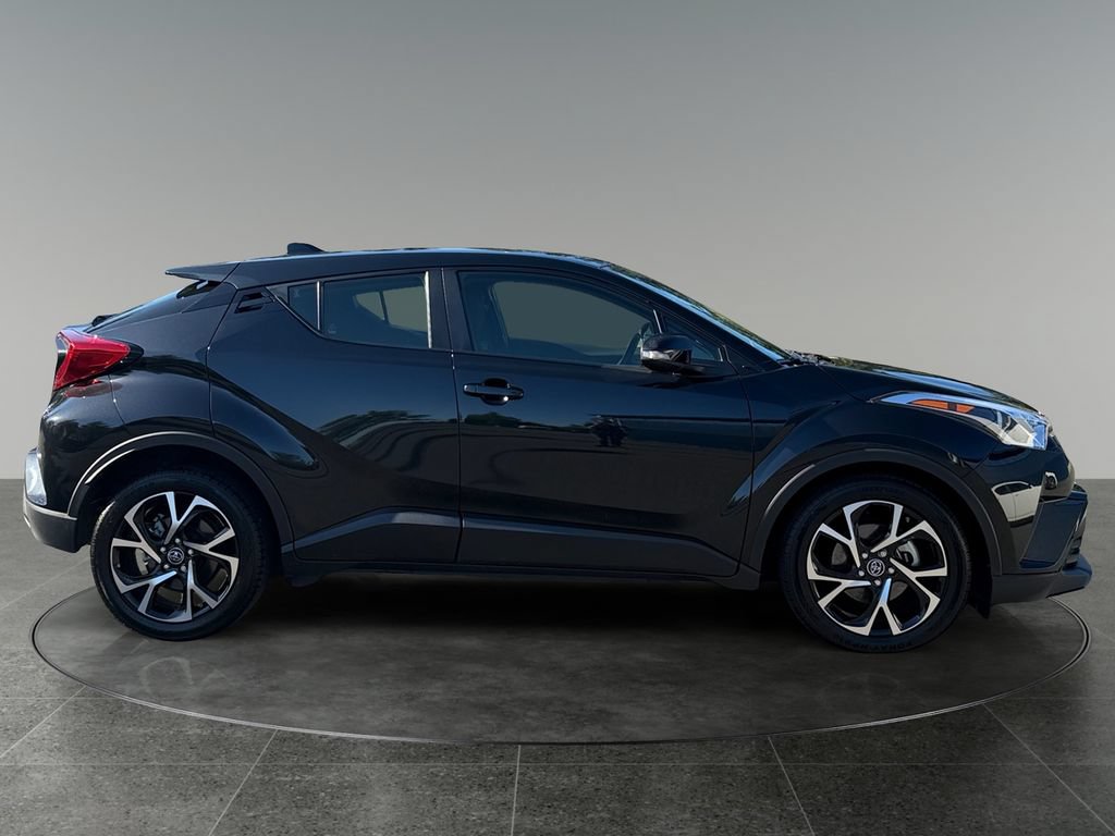 Used 2019 Toyota C-HR XLE FWD image 11