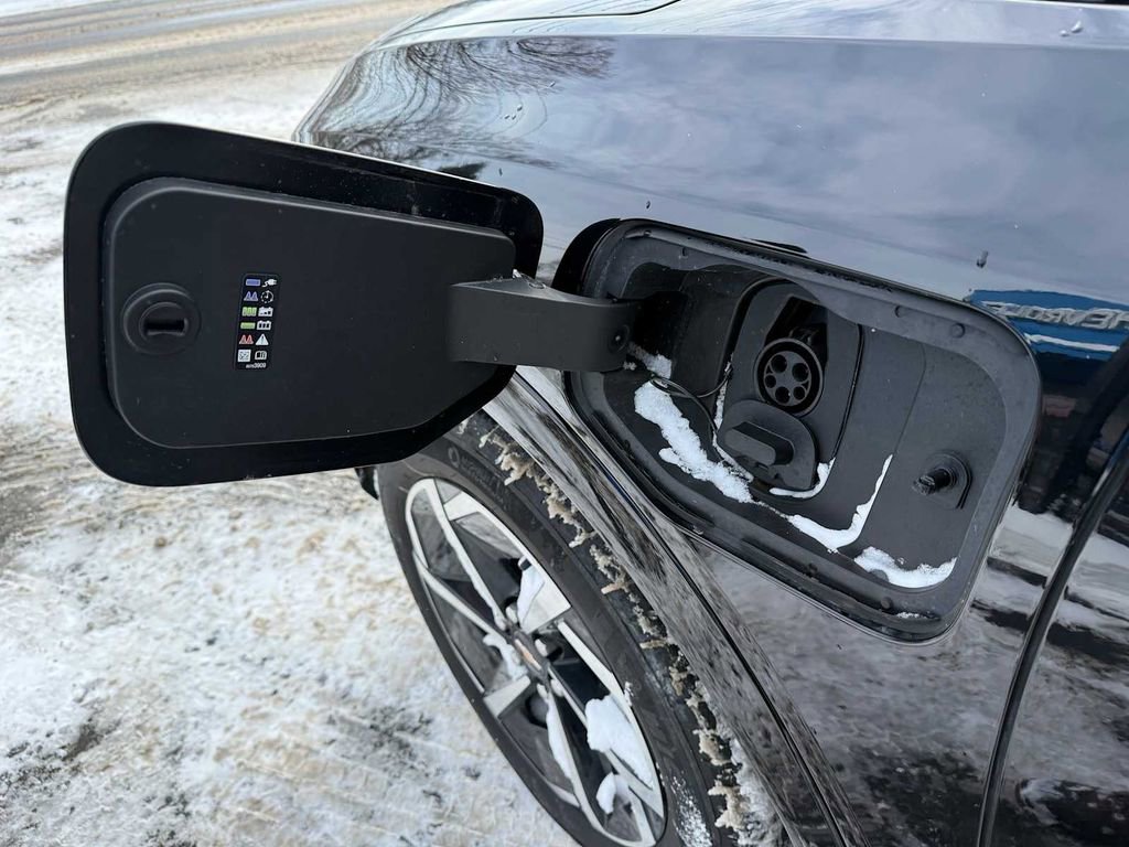 Used 2025 Chevrolet Equinox EV LT w/ Convenience Package image 54