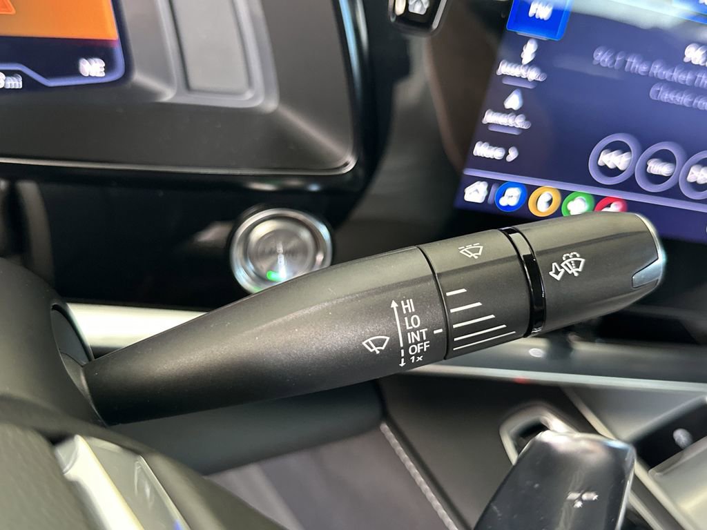 Used 2022 Chevrolet Corvette Stingray Coupe w/ 1LT RWD image 21