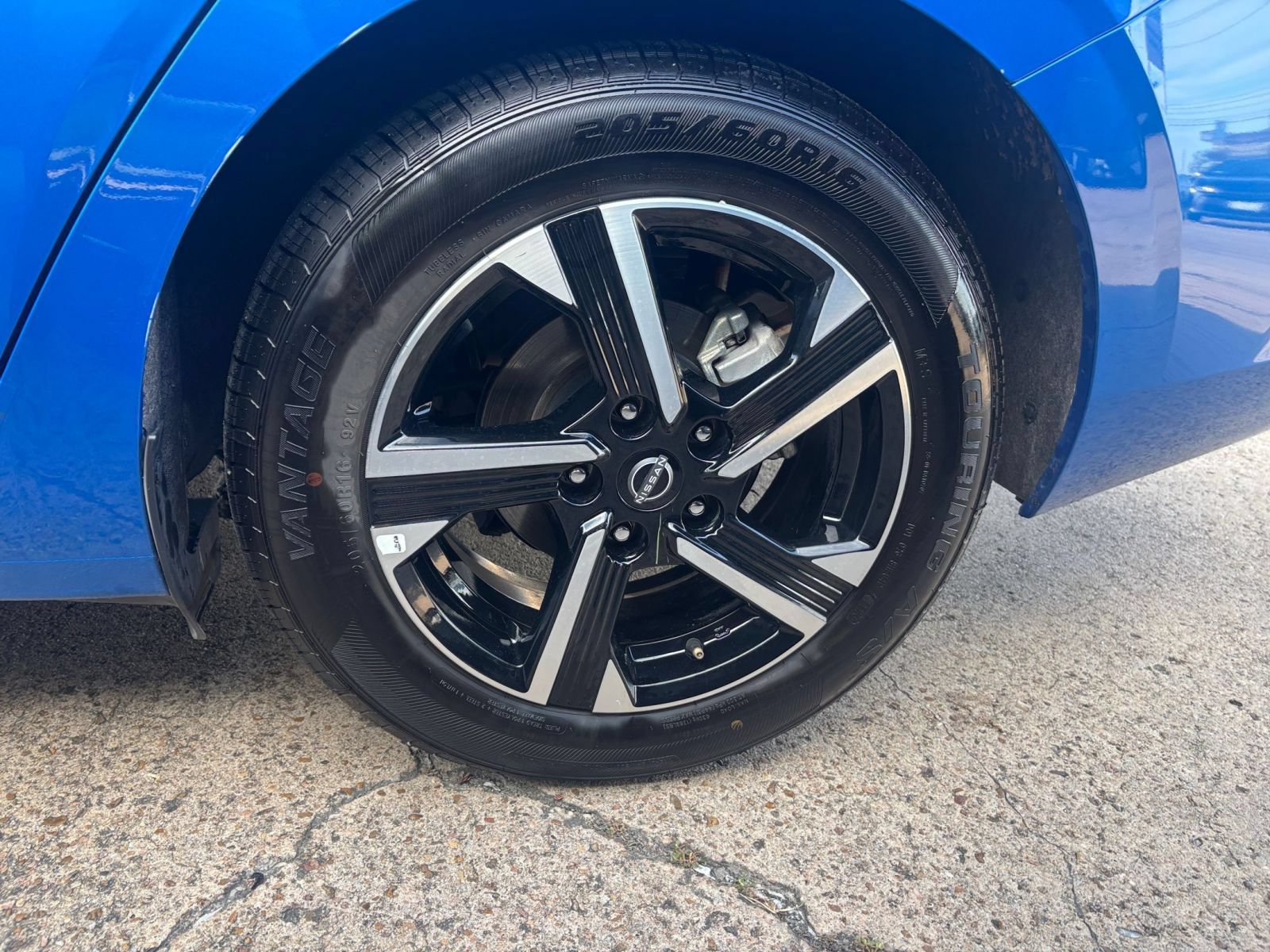 Used 2025 Nissan Sentra SV FWD image 27
