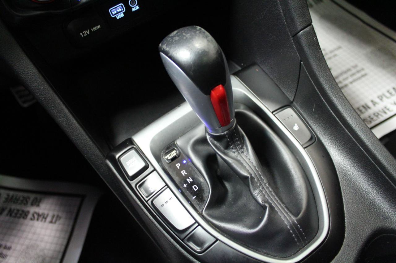 Used 2019 Hyundai Veloster Turbo image 18