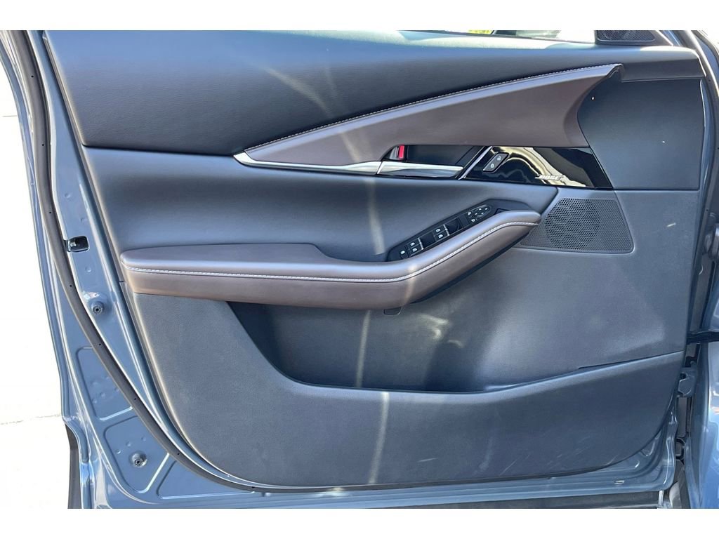 Used 2025 MAZDA CX-30 2.5 Turbo w/ Premium Package image 12