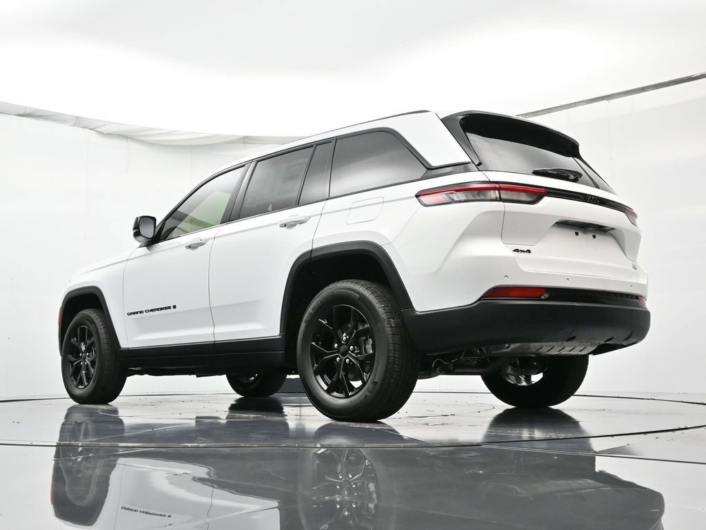 New 2025 Jeep Grand Cherokee Altitude image 42
