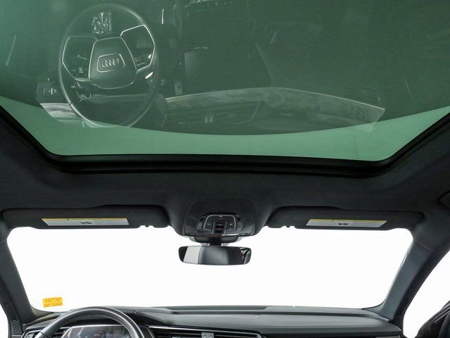 Certified 2022 Audi e-tron Premium Plus w/ Premium Plus Package image 20