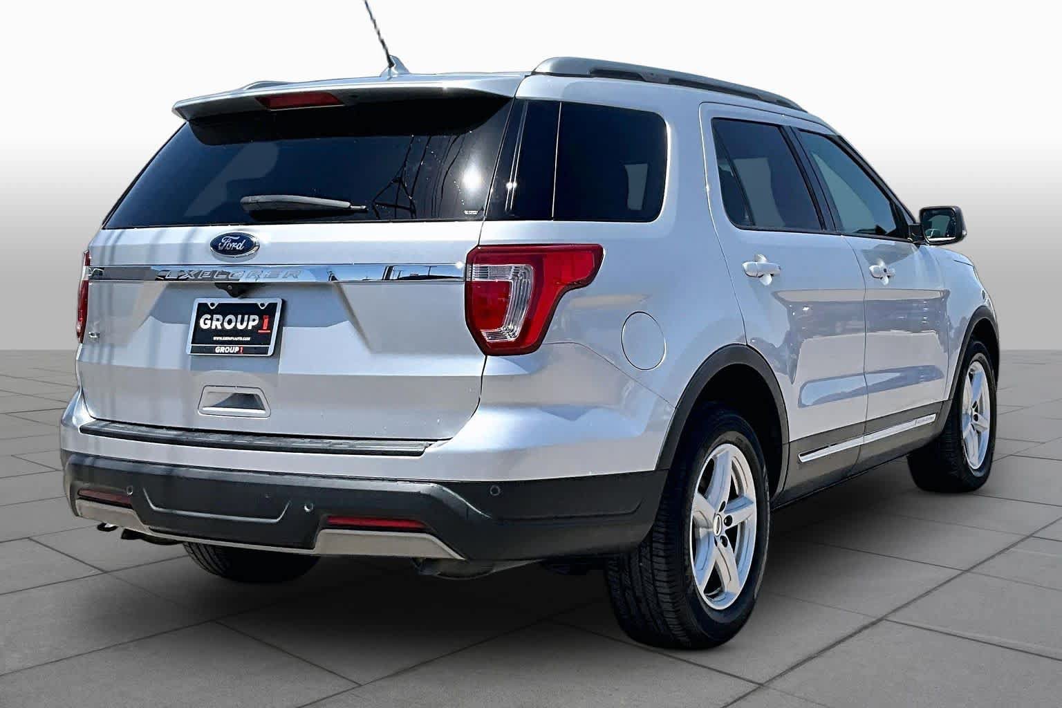 Used 2019 Ford Explorer XLT w/ Equipment Group 201A FWD image 13