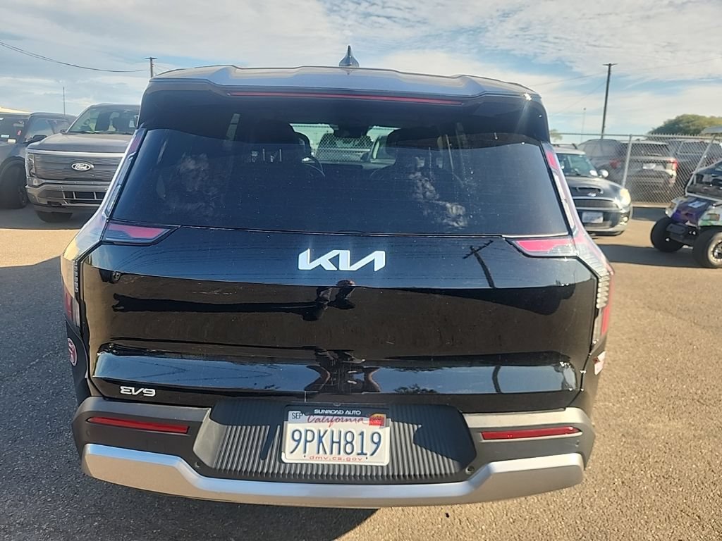 Certified 2024 Kia EV9 Light Long Range RWD image 12