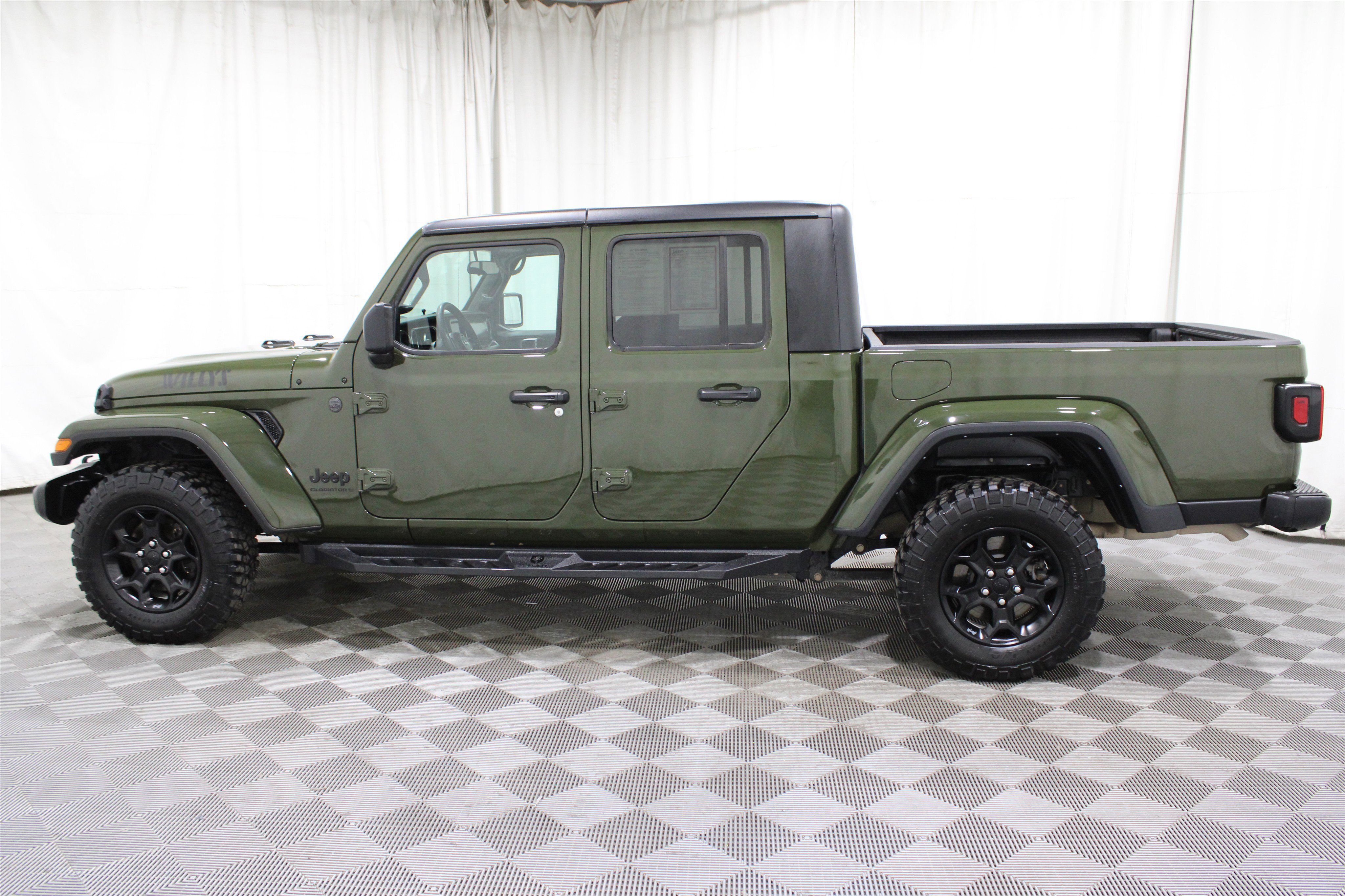 Used 2023 Jeep Gladiator Willys image 35