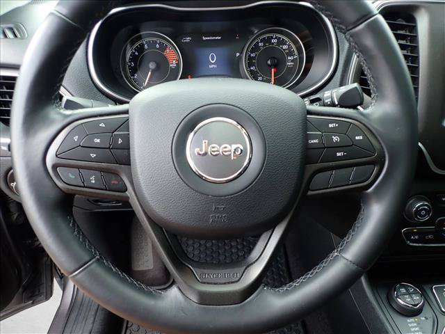Used 2019 Jeep Cherokee Trailhawk w/ Comfort/Convenience Group AWD/4WD image 13