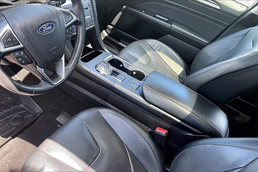 Used 2019 Ford Fusion Titanium FWD image 13