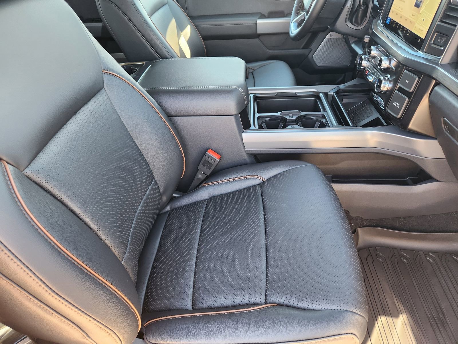 New 2026 Ford F250 Lariat w/ Chrome Package image 14