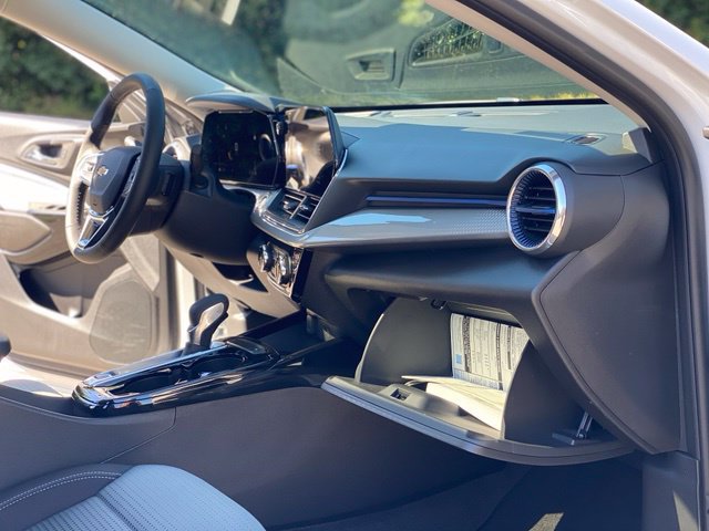 Used 2026 Chevrolet Trax LT w/ Sunroof Package FWD image 18