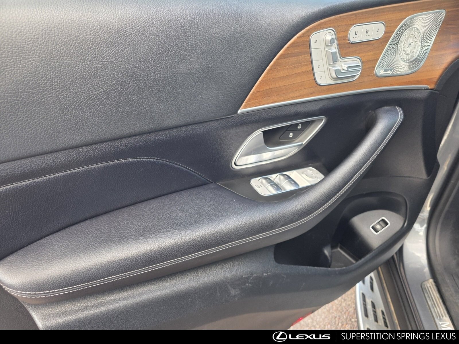 Used 2021 Mercedes-Benz GLS 450 4MATIC image 11