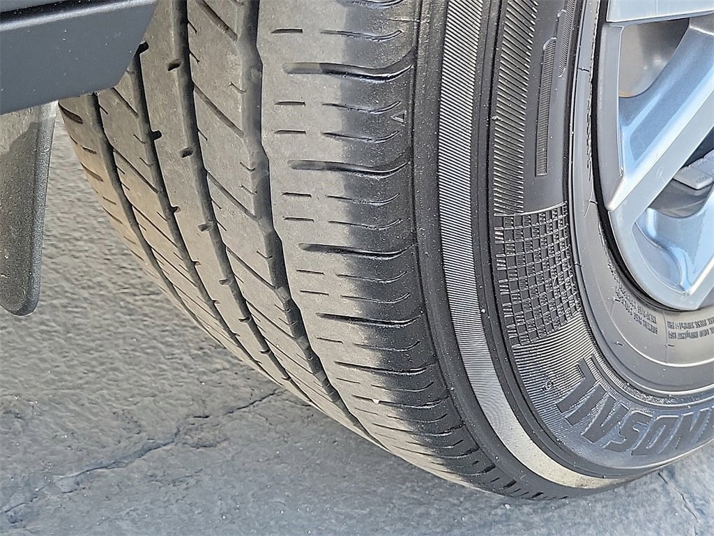 Used 2023 GMC Acadia SLT image 29